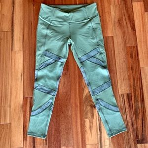 Women’s Essential Leggings